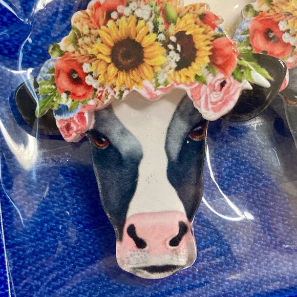 NWT flower power cow earrings - Picture 4 of 6